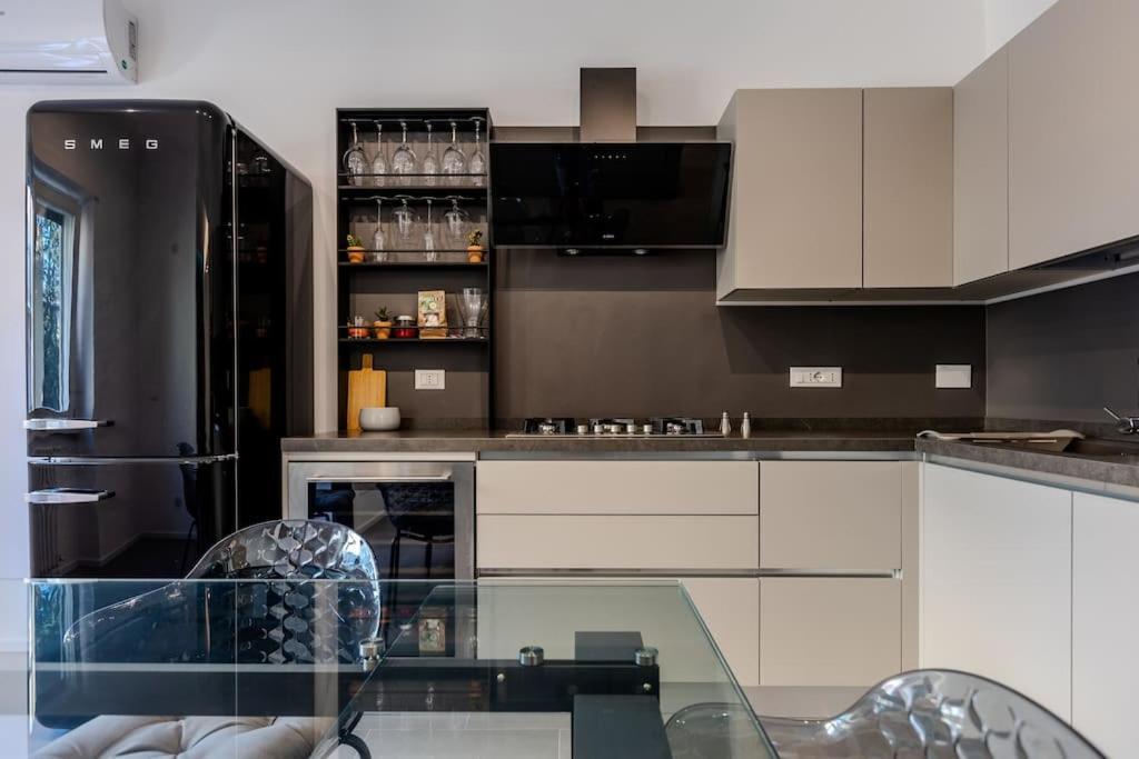Apartment Great Laurentina Metro B Rom