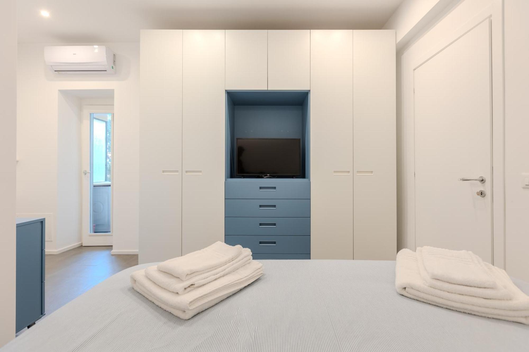 Apartment Great Laurentina Metro B Rom